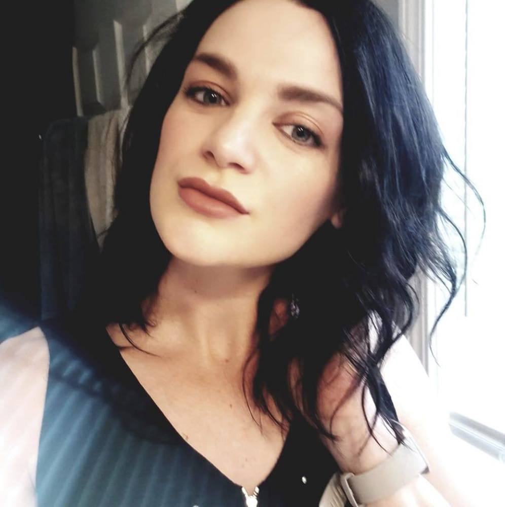 Meet your Posher, Caitlin